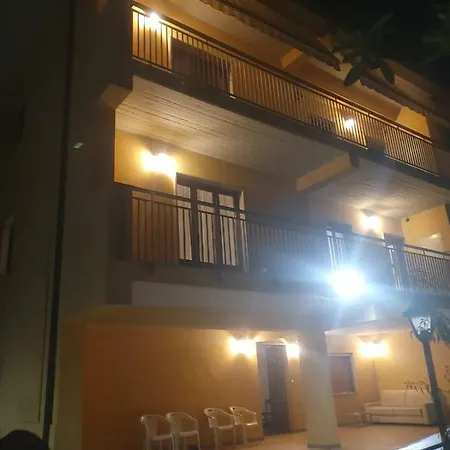 Paradiso Bed & Breakfast *